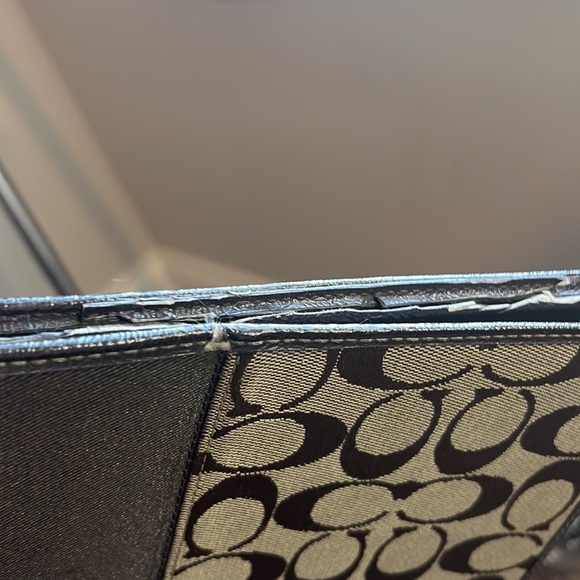 Coach ipad case size 10 x 7.5 - Picture 2 of 5